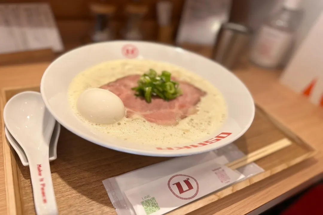 地鶏を使ったスープが自慢の当店。