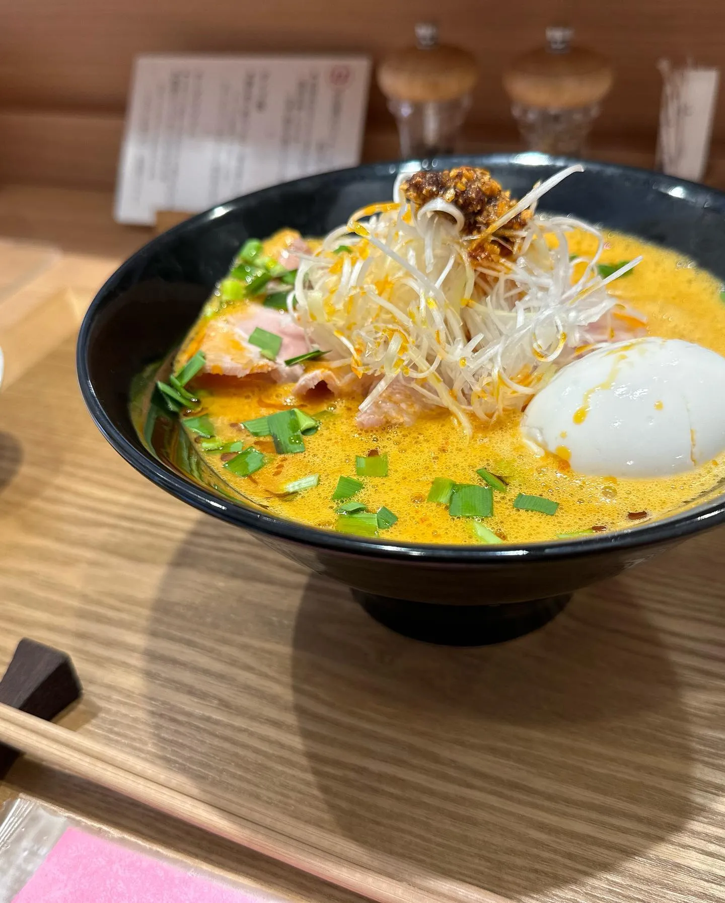 ラーメン激戦区西中島エリアで鶏白湯といえば駅から5秒のらーめ...