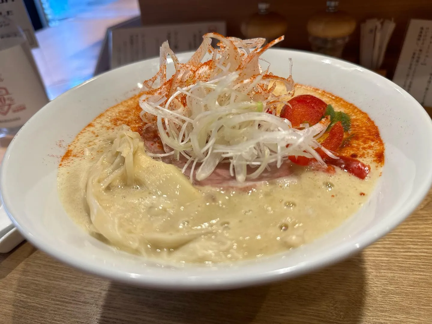 大阪市淀川区のラーメン激戦区、西中島エリアに佇む「らーめん ...